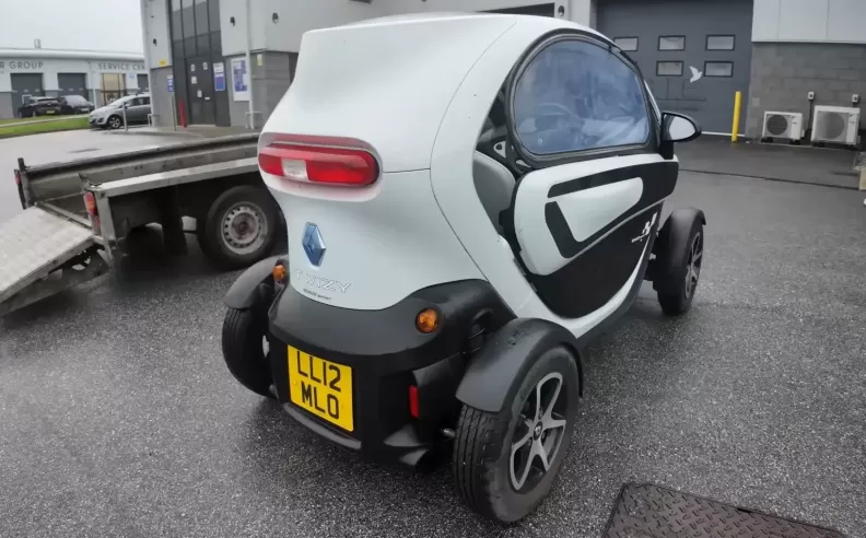 الهندسة المعقدة: كيف استوعب الهيكل هذا الجنون؟