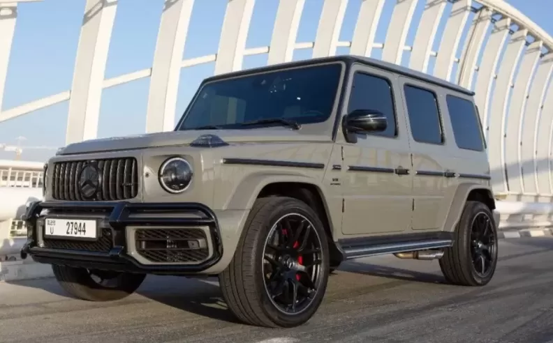 Power Presence And Desert Escapes