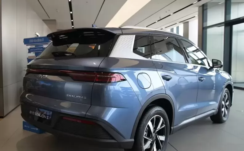 بي واي دي هان: قمة الفخامة الكهربائية بامتيازات شاملة