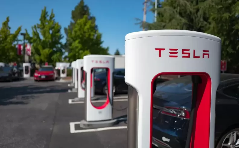 The adoption of the Tesla charging by General Motors