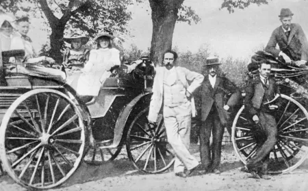 كانت هي أول من قام بصنع سيارة هجينة في العام 1906: تعرف على تاريخ علامة مرسيدس بنز