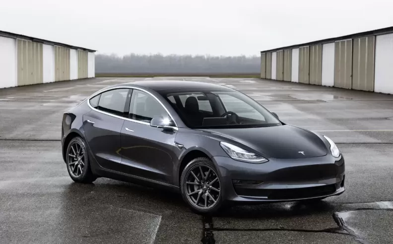 تسلا موديل 3 