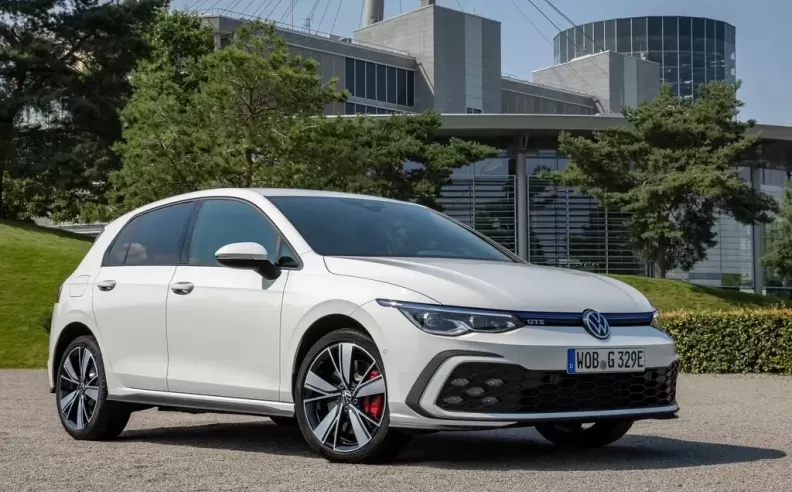 فولكس فاجن جولف 