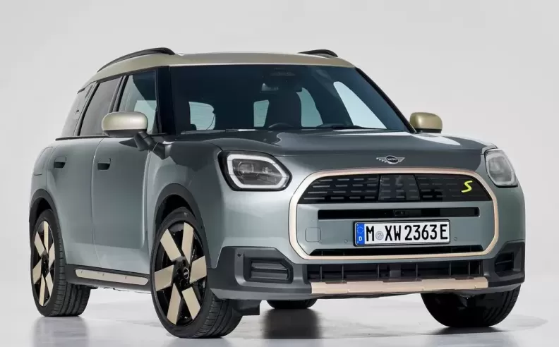 The new MINI Countryman: all-electric and adventurous.