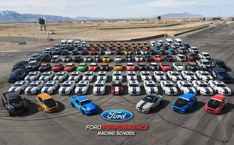 مدرسة Ford Performance Racing: رفع مهارات القيادة 