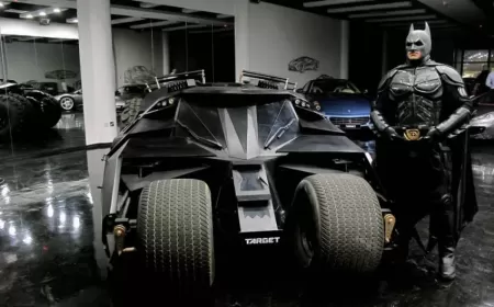 باتموبيل سيارة باتمان لمحاربة الجريمة مصنوعة من الزجاج
