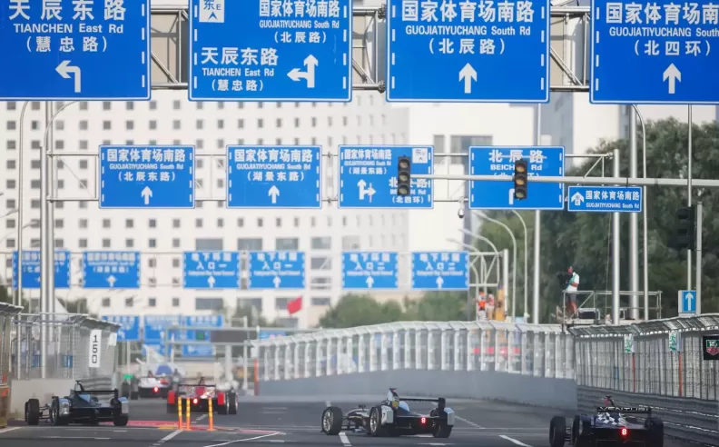 سباق الفورمولا إي لأول مرة في شنغهاي