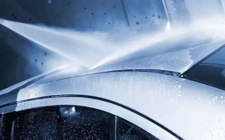 أهمية الغسل في تلميع السيارات