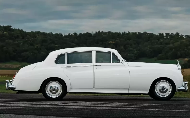 A Symphony of Classic and Contemporary: The Rolls-Royce Silver Cloud II
