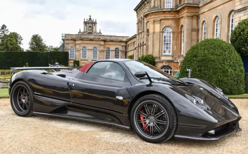 The cars on display: the Zonda F Roadster and the Huayra Roadste