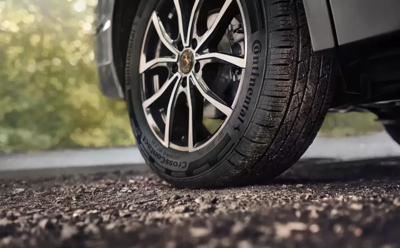 The CrossContact H/T (highway/terrain) tyre