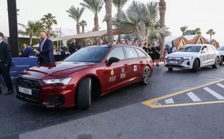 تتوجّه أساطير كُرة القدم إلى حفل جوائز دبي جلوب سوكر 2024 بأناقة في سيارات Audi الفاخرة