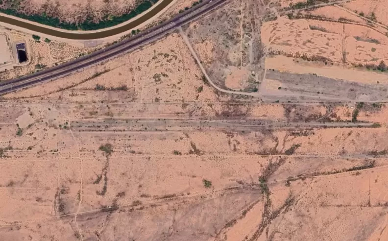 Bee Line Dragway: Ruins in the desert