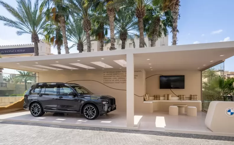 آفاق جديدة: BMW i7 والفن يلتقيان في آرت دبي 2024