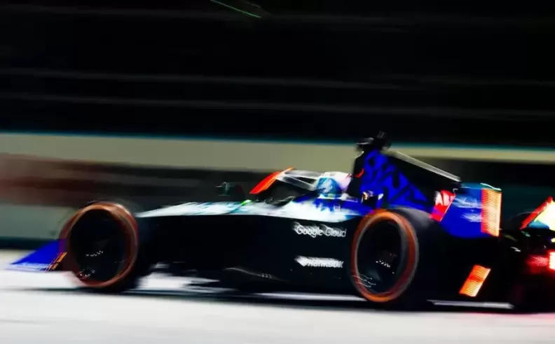 تعزيز الابتكار في سباقات الفورمولا إي مع تقنيات جوجل كلاود