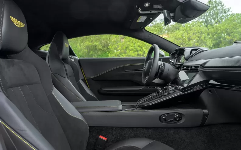 Interior craft & technology – sporting ambience, supreme luxury
