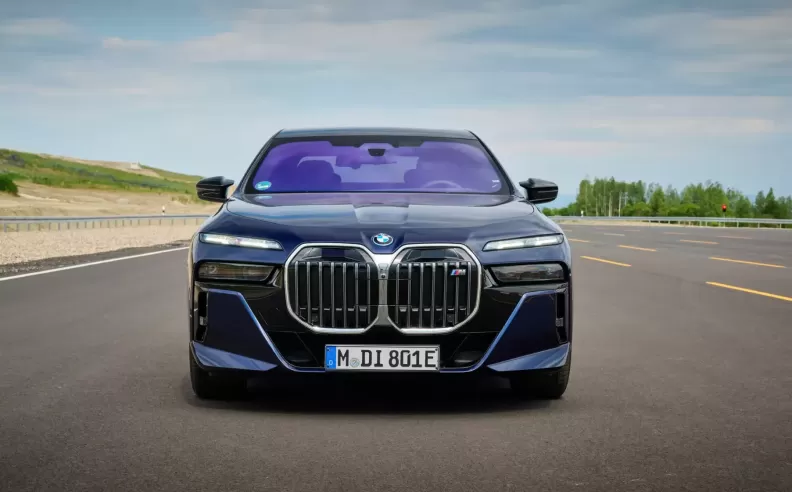 Road to Autonomous Driving: BMW First to Combine Level 2 and Level 3 Systems in the New BMW 7 Series