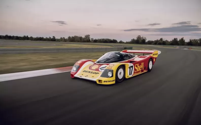 Porsche 962