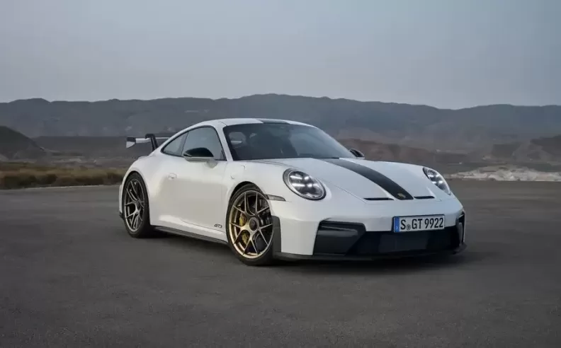 سيارة 911 GT3 بتصميم عصري