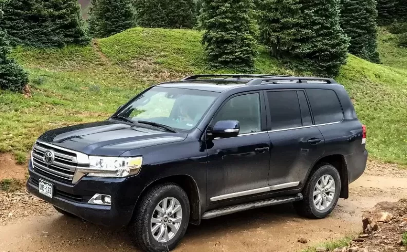 2016 Toyota Land Cruiser: Modern Features with Persistent Problems