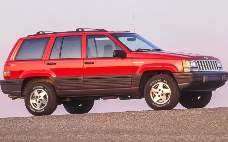 1993 جيب جراند شيروكي: مزيج الفخامة والقدرة