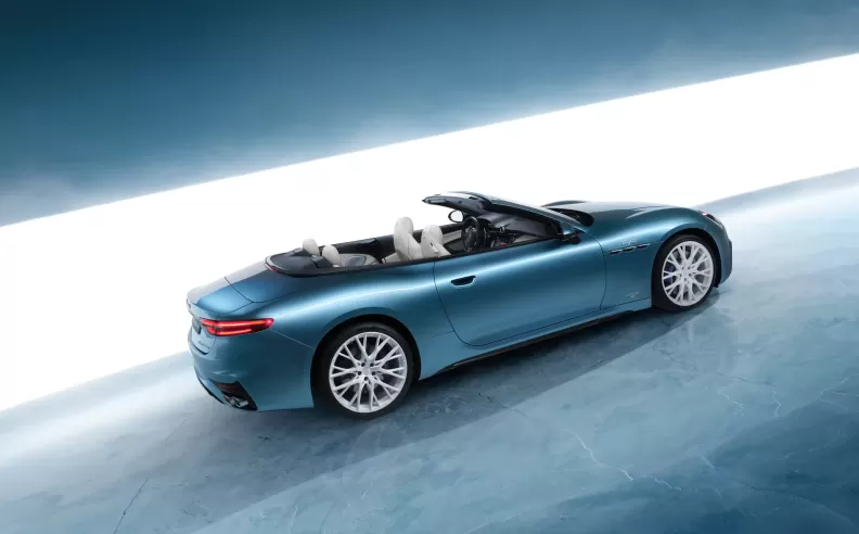 Experience Italian Luxury With the Maserati Grancabrio