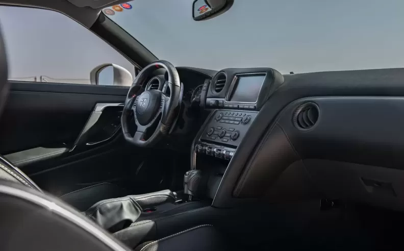 تعديل ثوري: نيسان GTR R35 بناقل يدوي