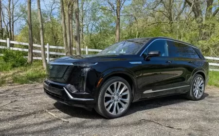 Cadillac Vistiq Brings Style, Speed and Space to the Electric SUV Game