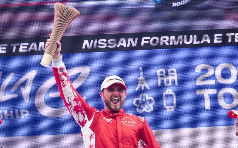 Nissan electrifies Tokyo fans with race-day thrills and retro gaming nostalgia
