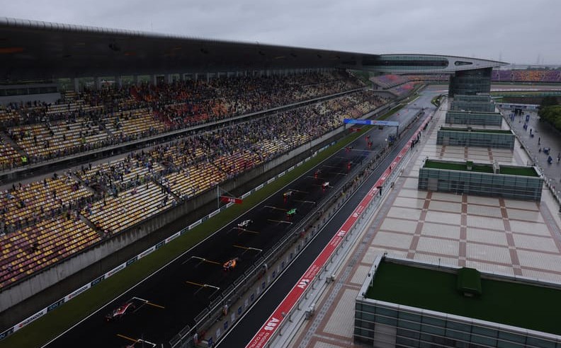 Pole and Control in Tricky Weather