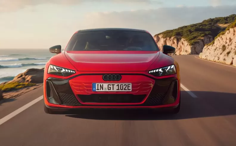 أودي إي ترون GT كواترو RS: كهربائية رياضية بقوة هائلة