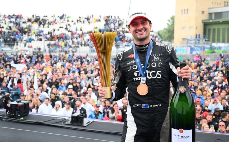 Evans Heads Wehrlein Home in Berlin as Championship Leader Rowland Fails to Finish