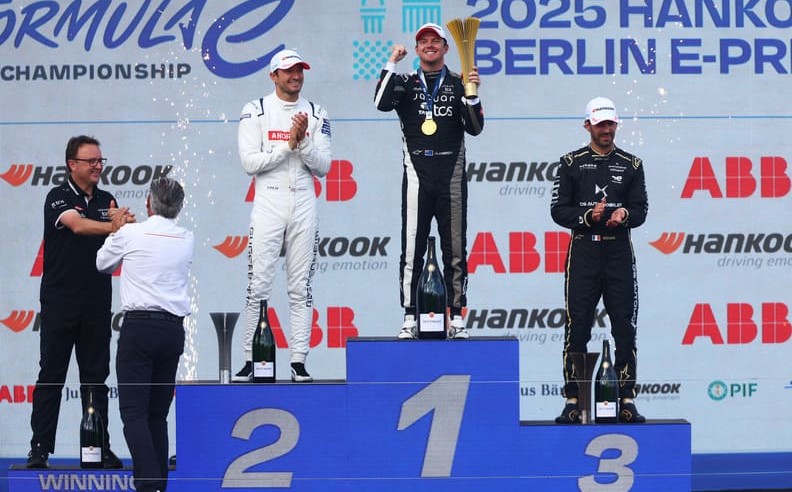 Rowland Produces World Champion Drive to Seal Title in Berlin as Cassidy Wins Round 14