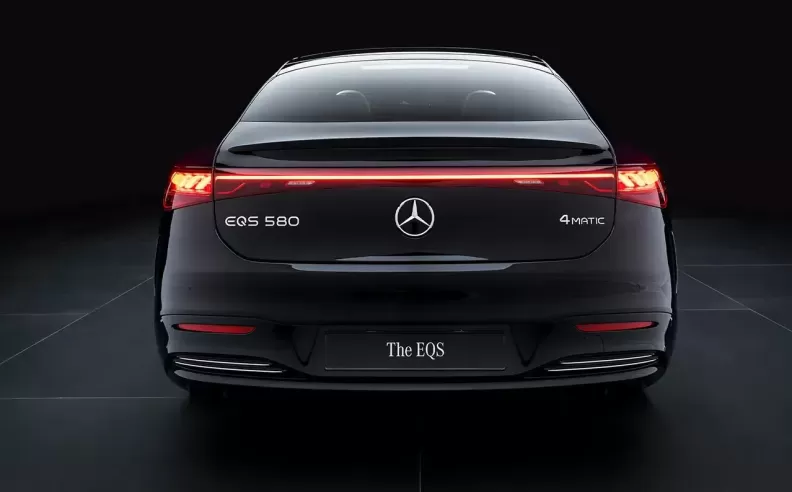 أحصل على مرسيدس EQS 2025 في الإمارات
