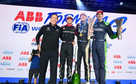 Cassidy Wins Double in London as Porsche Claims FIA Titles
