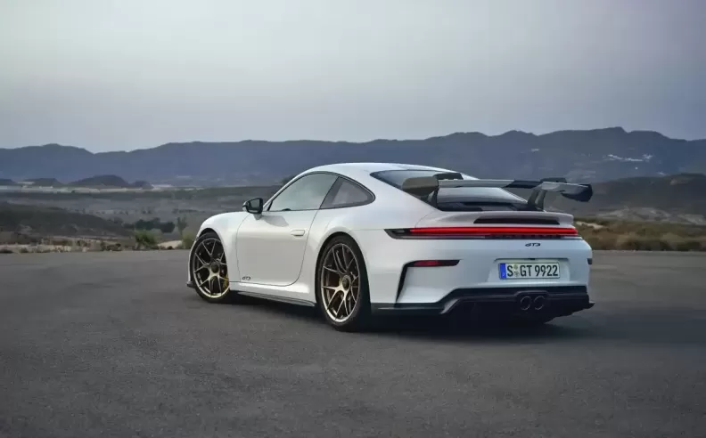 Porsche 911 2025 GT3 Nürburgring record UAE