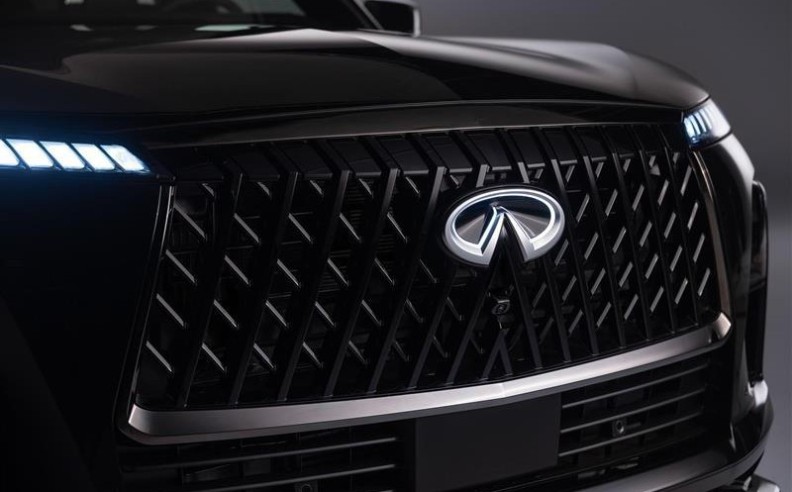  تقنيات الكاميرا المتطورة ونظام الصوت في QX80 2026