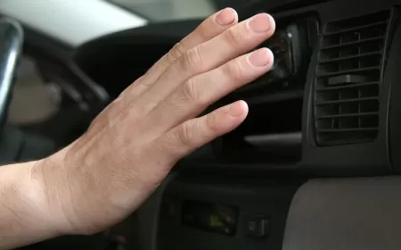 تغيير غاز الفريون بمكيف السيارة: دليلك الشامل للحفاظ على التبريد المثالي