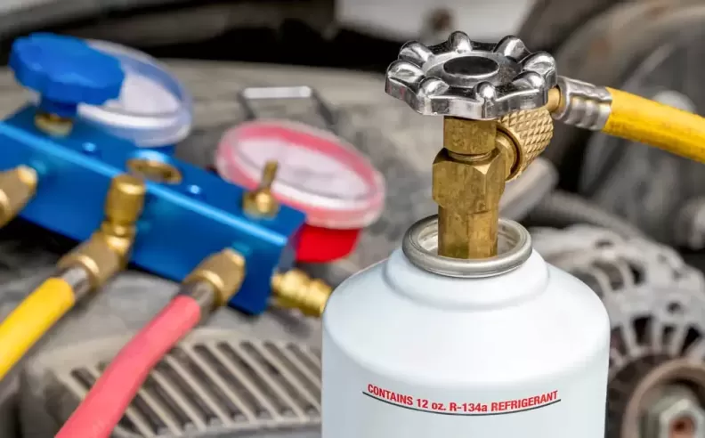الأسئلة الشائعة حول تغيير غاز الفريون في مكيف السيارة