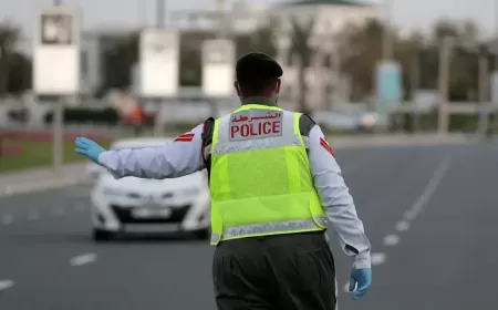 القيادة برخصة منتهية في الإمارات: العقوبات، الغرامات، والحلول القانونية