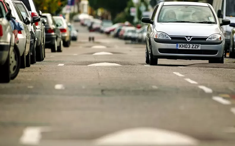 أسئلة شائعة عن مطبات الطريق