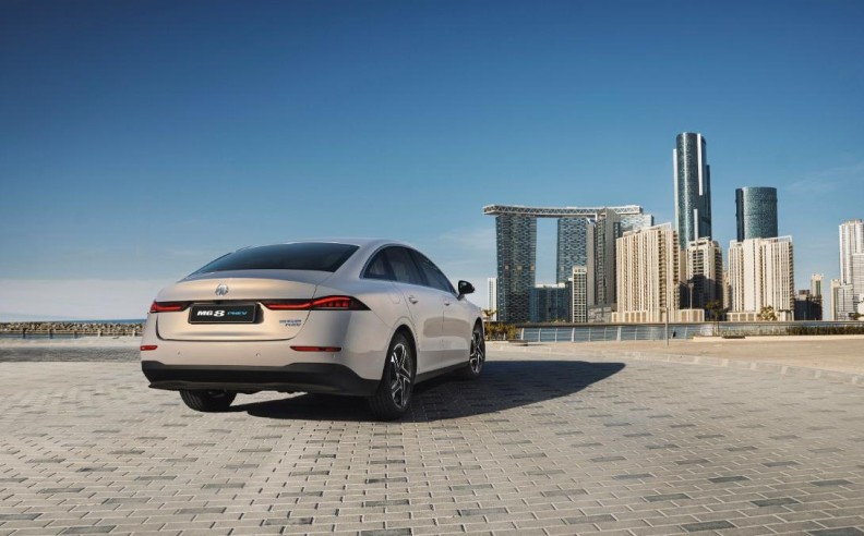 إنجازات MG 8 PHEV وتصميم يلفت الأنظار