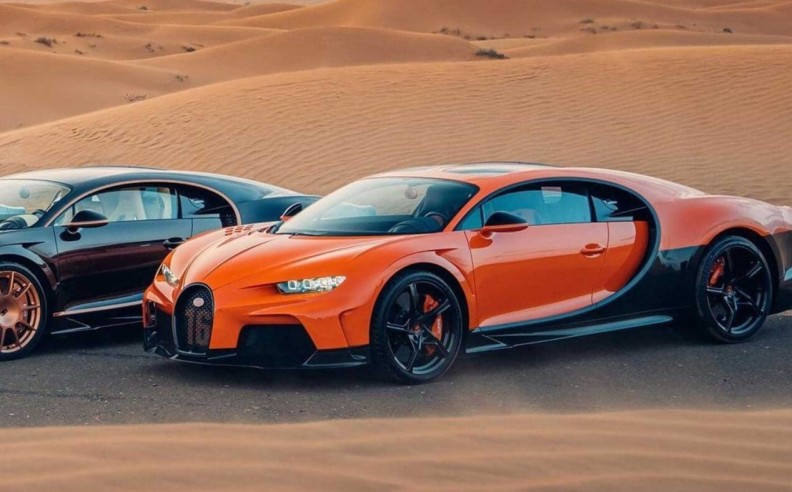 Bugatti Chiron Super Sport and Pagani Huayra Roadster