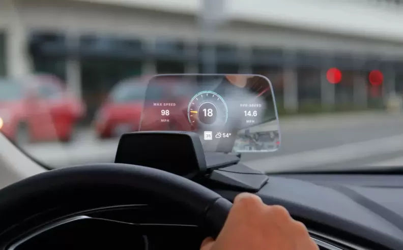 نظام Head Up Display في السيارة