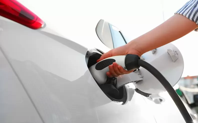 UAE EV Buyers Guide 2025: How to Avoid Models That Lose Value Fast