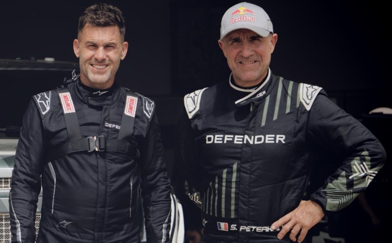 Defender Dakar D7X-R Tested by World-Class Drivers