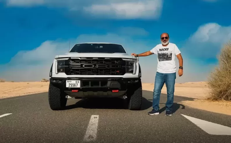 تجربة قيادة فورد F-150 رابتور R 2025 في الإمارات: الوحش الأمريكي يعود إلى الصحراء