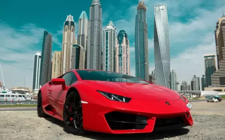 دليلك لشراء سيارة فاخرة في الإمارات 2025: بين الرفاهية، الأداء، والذكاء التقني