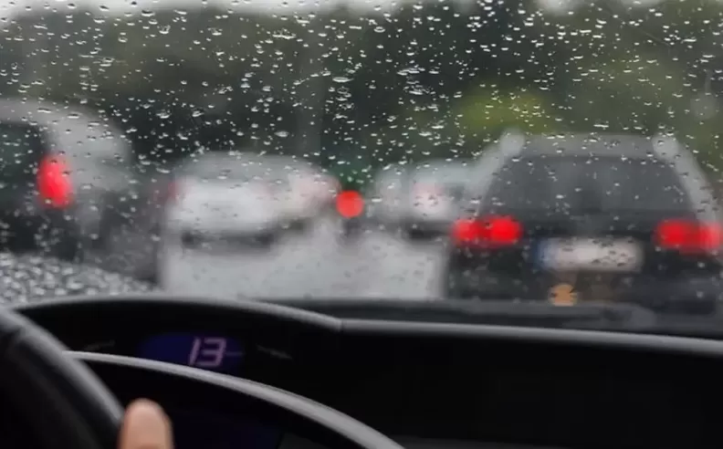 خامساً: الإضاءة والسلامة أثناء المطر