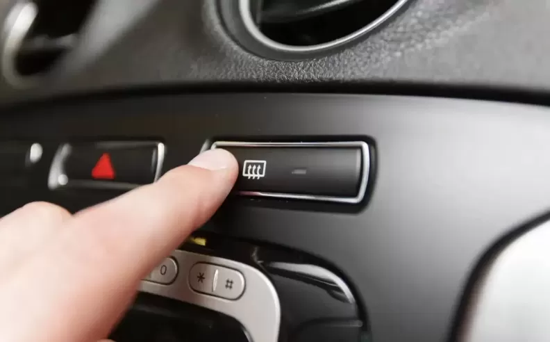 رابعاً: العناية بنظام التدفئة ومسّاحات الزجاج